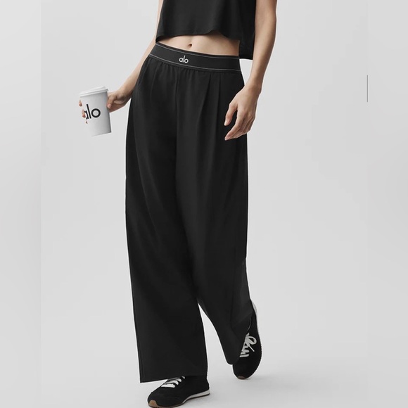 ALO Yoga Pants - ALO Suit Up Trouser (Regular)